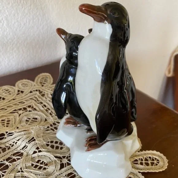 Vintage * Porcegama Valencia Spain * CUART de POBLET * 3 PENGUINS * signed *RHTF